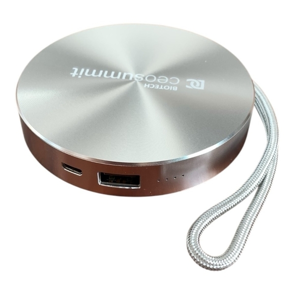 NIB Executive Power Bank 6000Mah Round Silver Cell Phones Portable Extra Charger - Picture 4 of 6